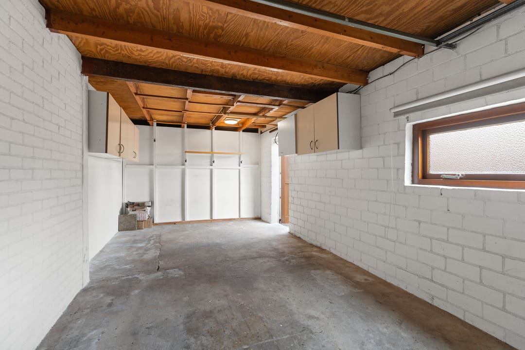 Spacious terraced house with new kitchen and garage in quiet Didam neighborhood — 31