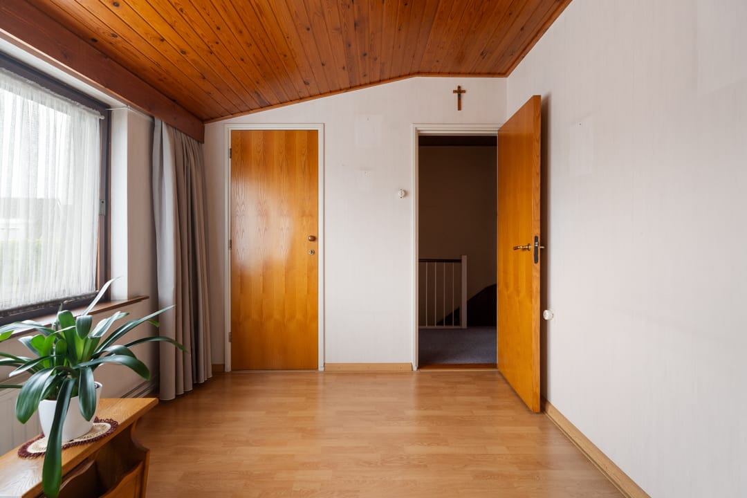 Spacious terraced house with new kitchen and garage in quiet Didam neighborhood — 23