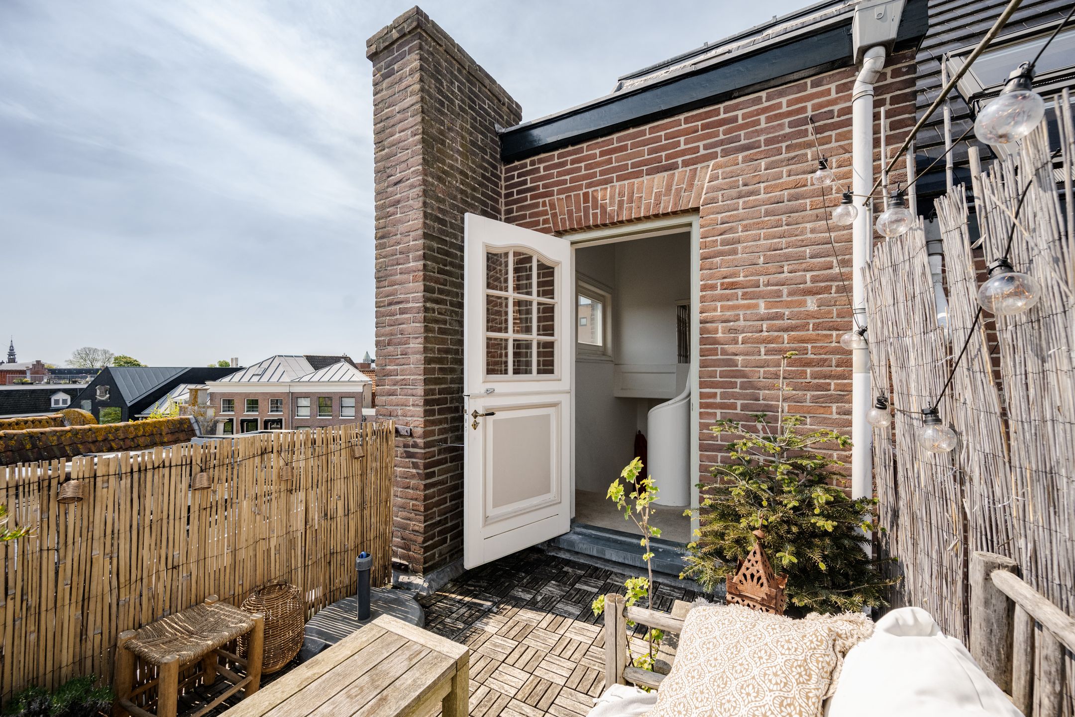 Unique Penthouse with High Ceilings and Sunny Terrace in Haarlem City Centre — 39