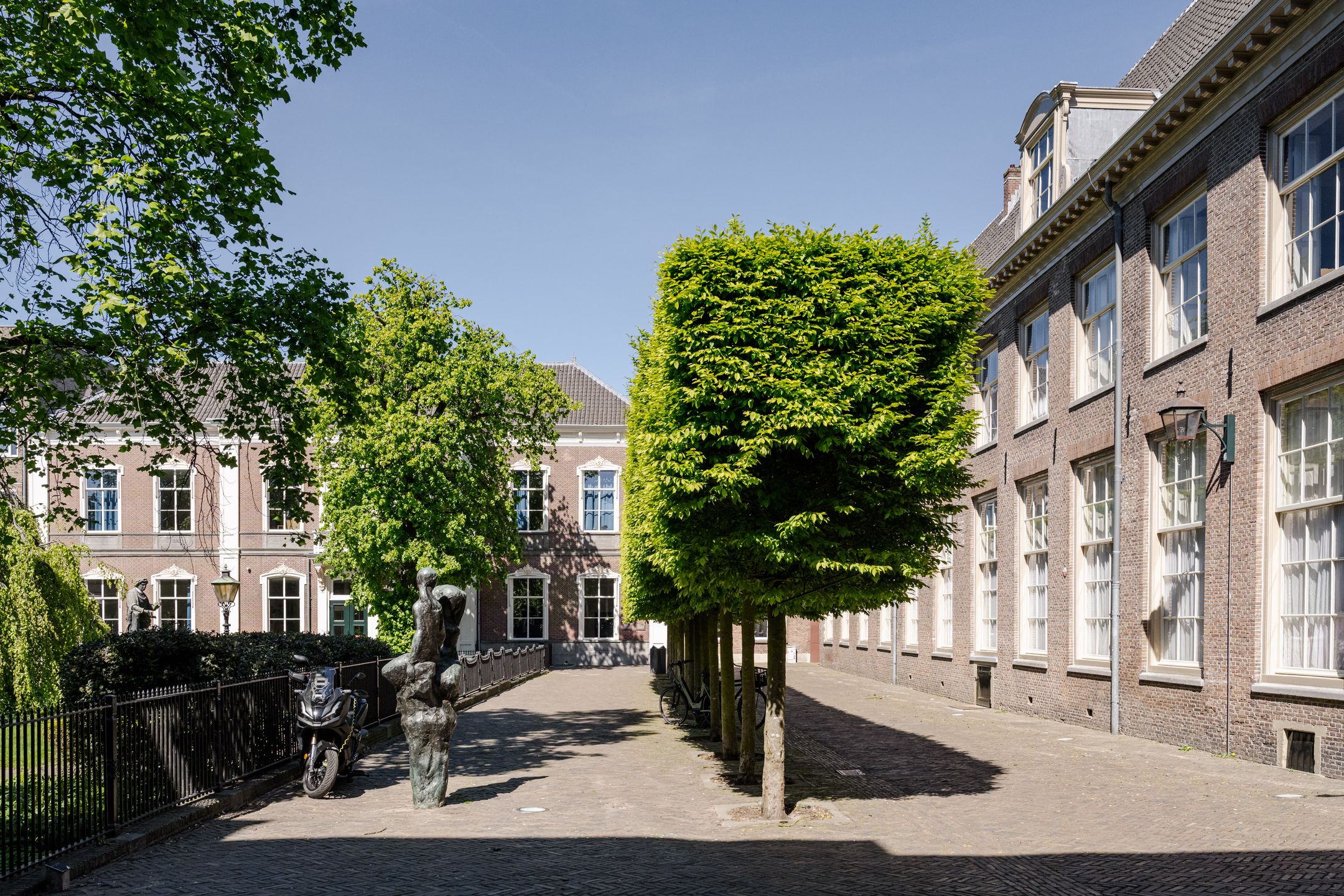 Unique Penthouse with High Ceilings and Sunny Terrace in Haarlem City Centre — 45