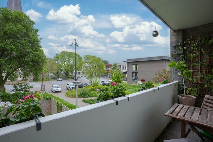 Photo 2 of von Geusauplein 13