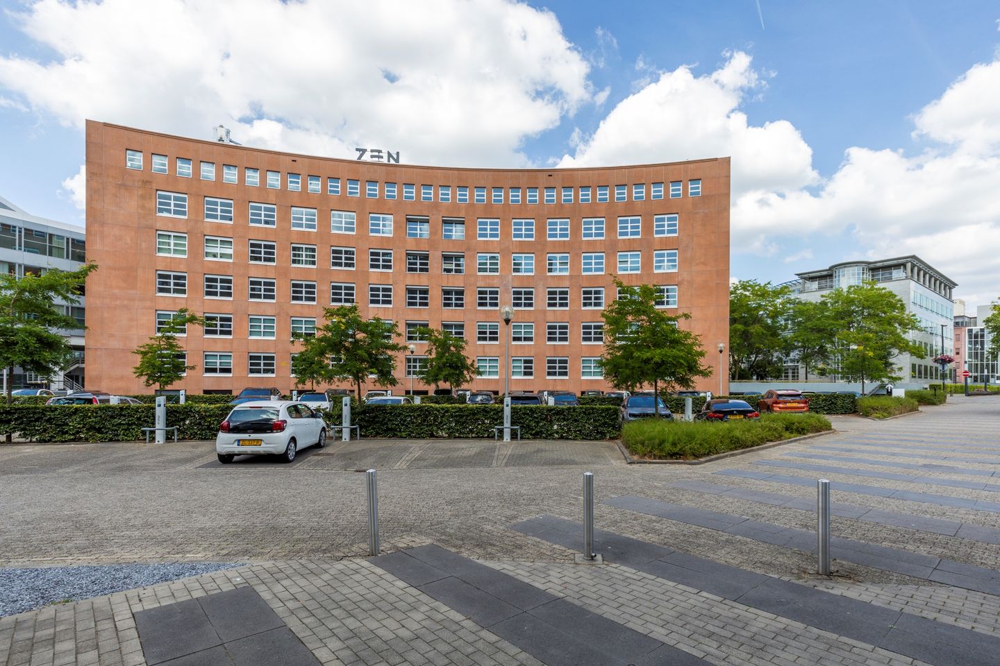 Bekijk foto 4 van Newtonlaan 115