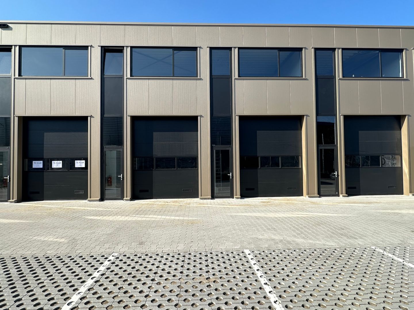 View photo 3 of Aphroditestraat 1-21