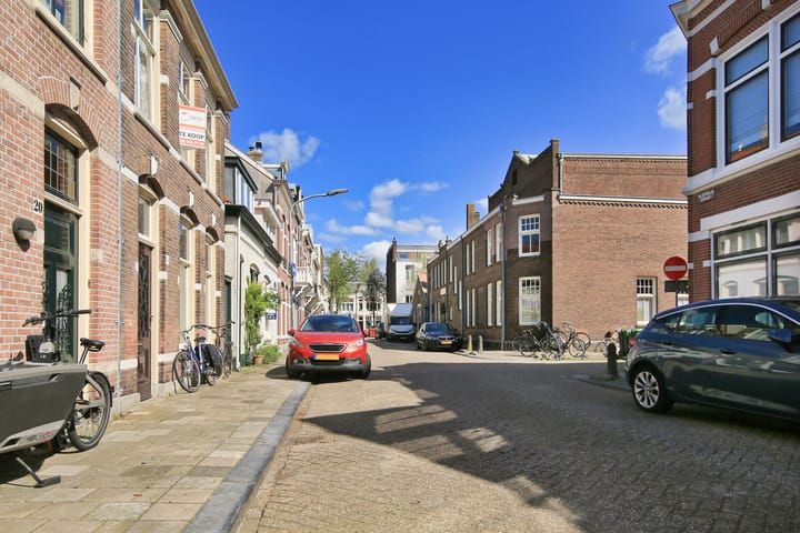 Photo 2 of Bilderdijkstraat 14