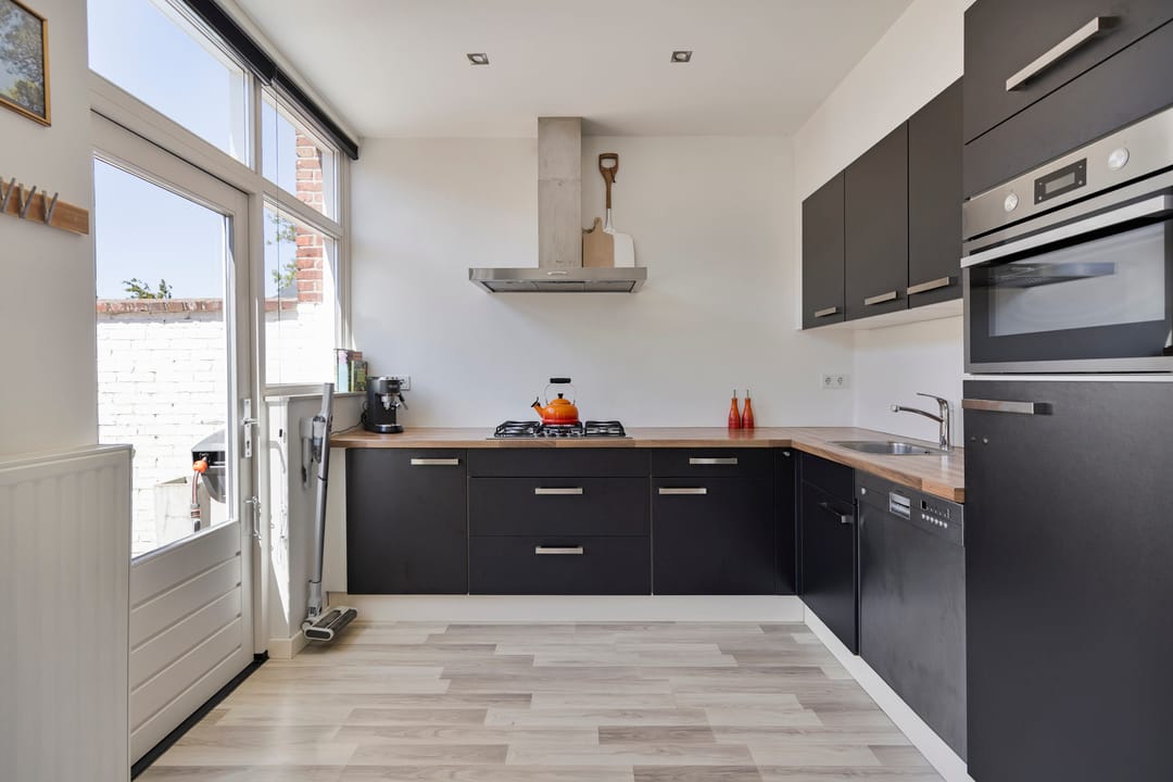 Well-maintained family home with air conditioning, 3 bedrooms, spacious garden and solar panels in Roosendaal — 17