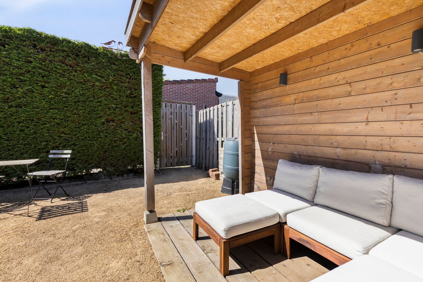 Well-maintained family home with air conditioning, 3 bedrooms, spacious garden and solar panels in Roosendaal — 40