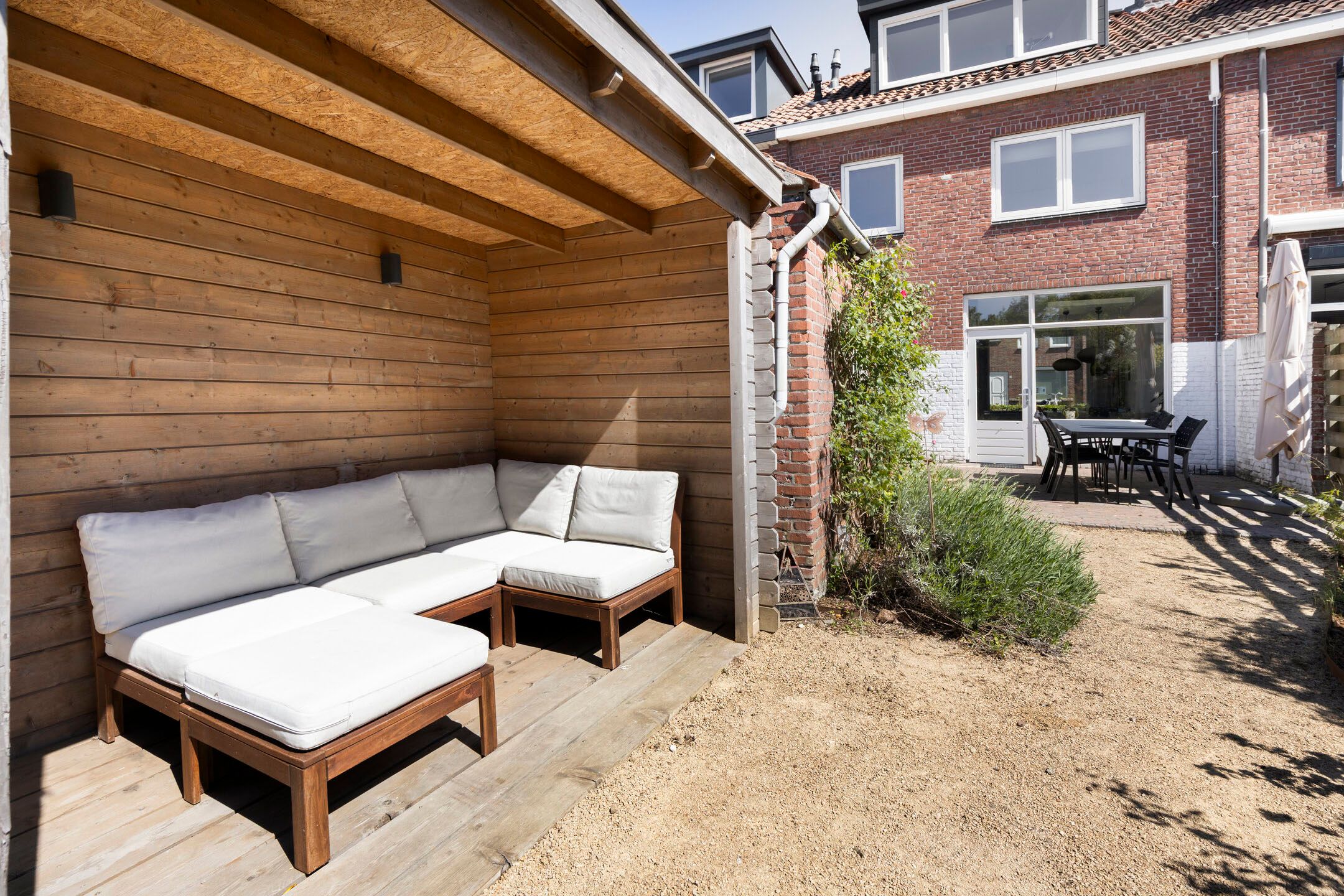 Well-maintained family home with air conditioning, 3 bedrooms, spacious garden and solar panels in Roosendaal — 33