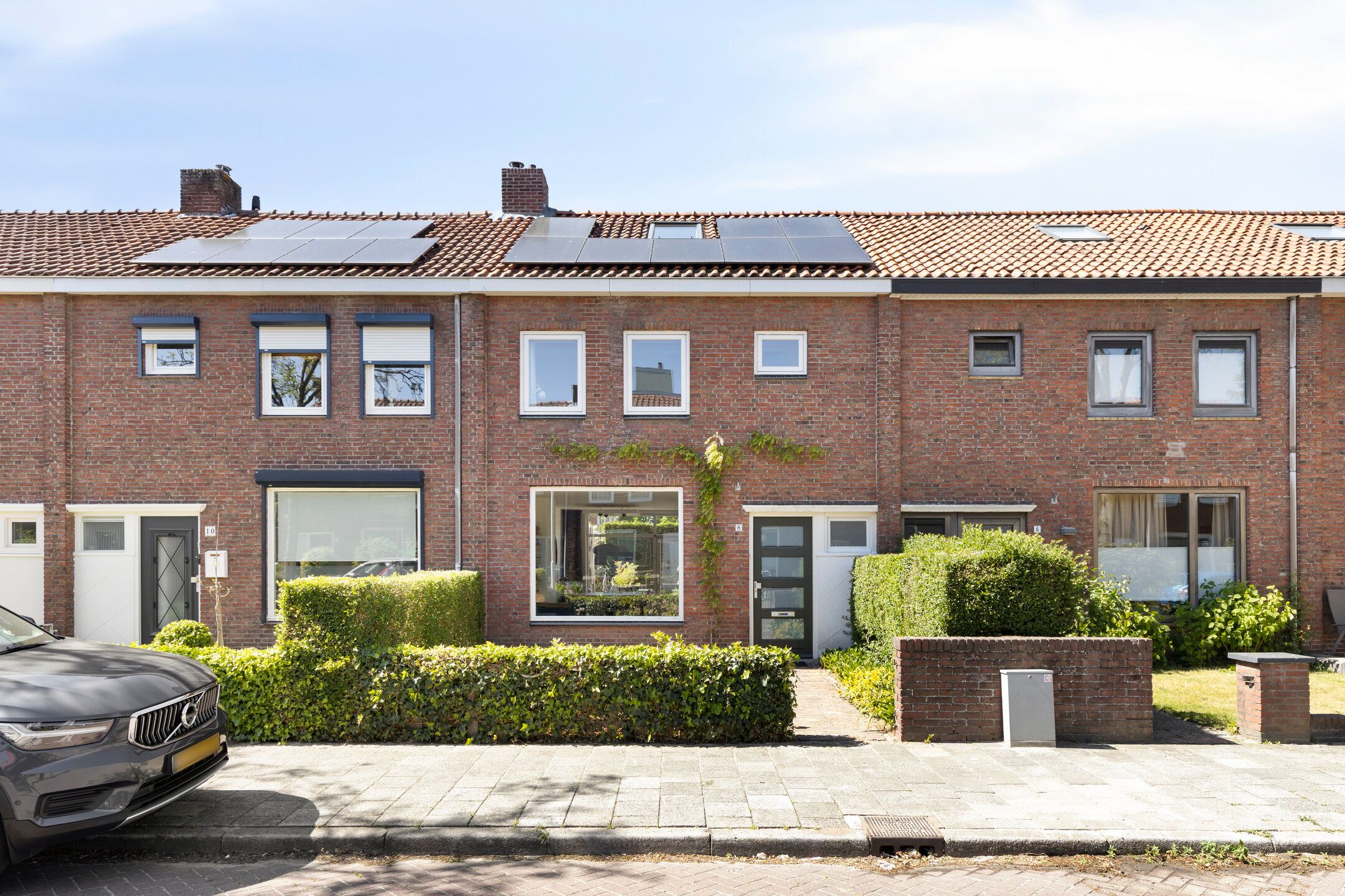 Well-maintained family home with air conditioning, 3 bedrooms, spacious garden and solar panels in Roosendaal — 42