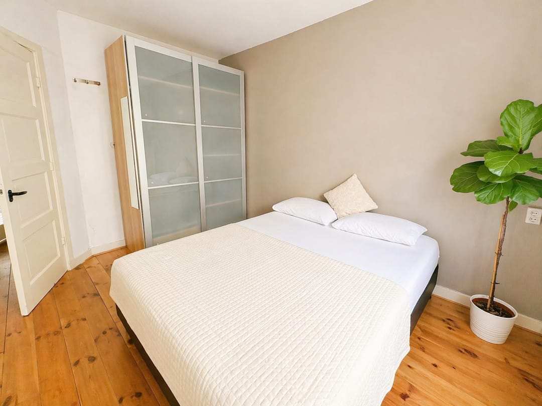 Bright 3-Bedroom Apartment in Amsterdam's Sought-After Bos en Lommer with Dual Balconies — 26