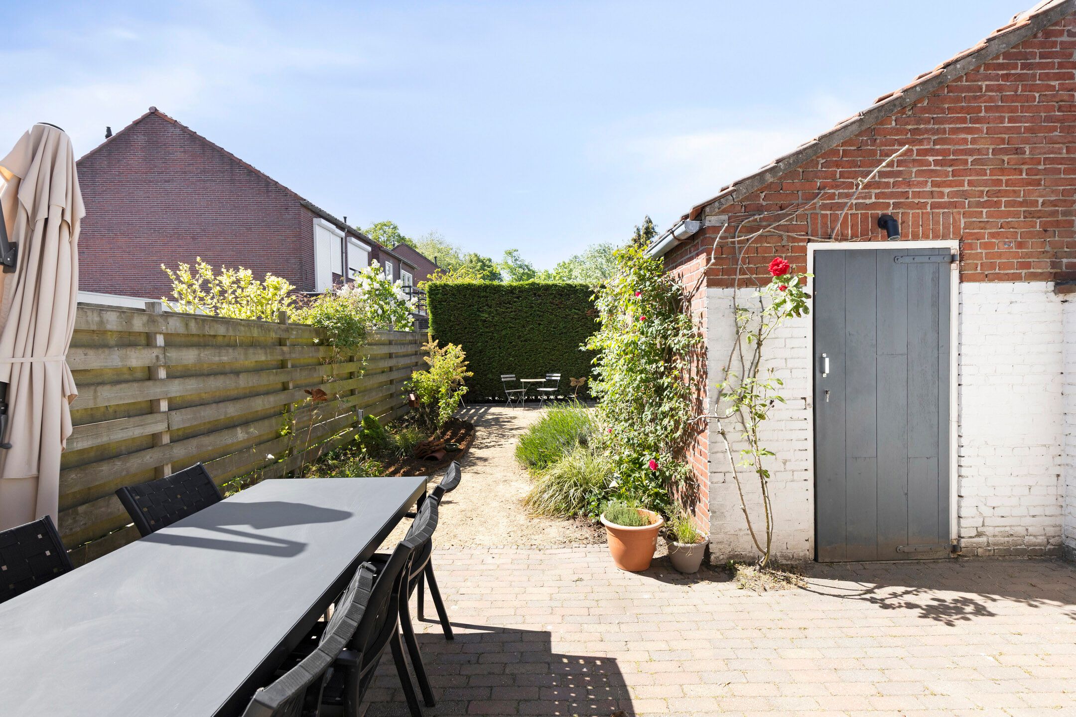 Well-maintained family home with air conditioning, 3 bedrooms, spacious garden and solar panels in Roosendaal — 36