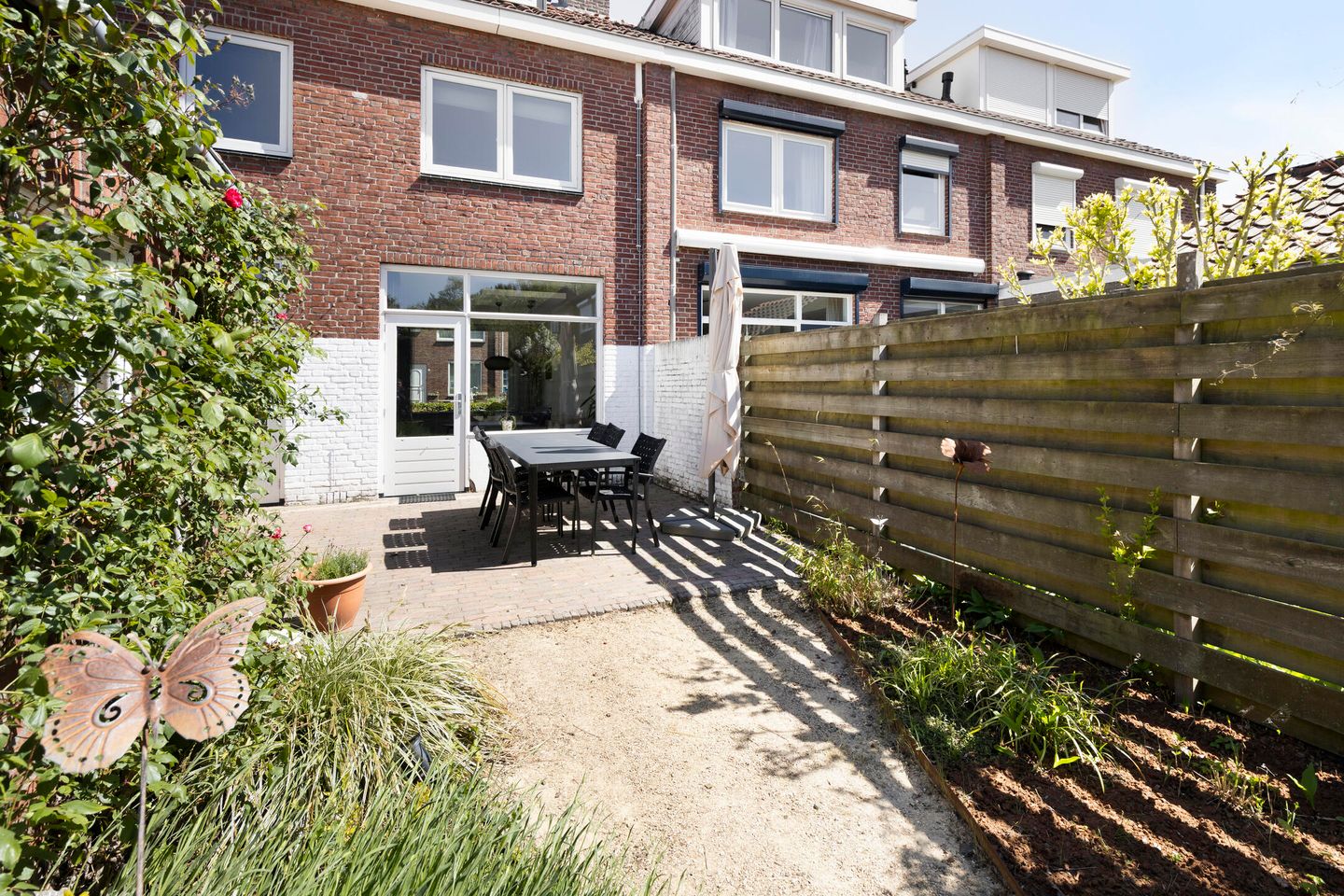 Well-maintained family home with air conditioning, 3 bedrooms, spacious garden and solar panels in Roosendaal — 34