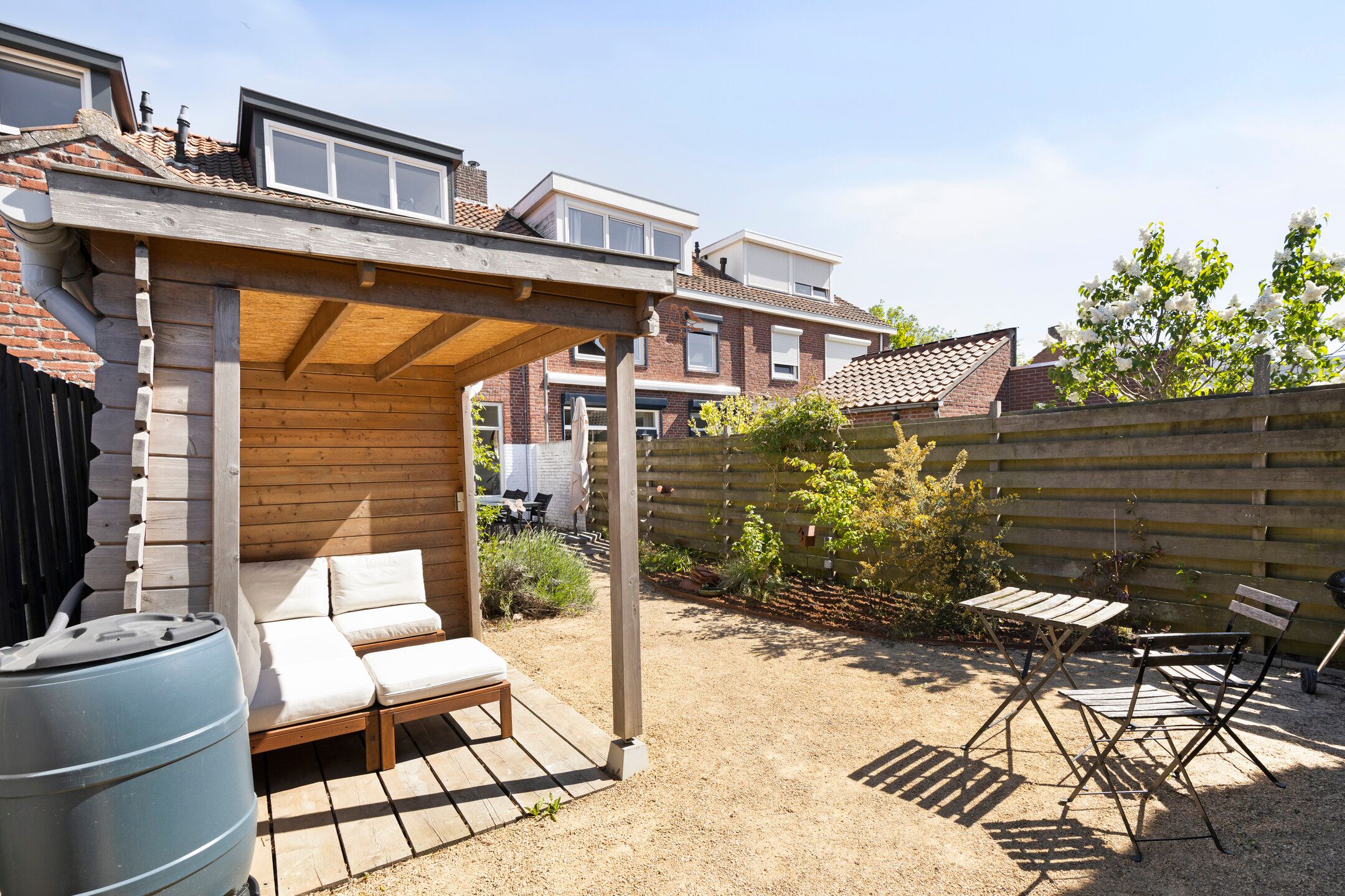 Well-maintained family home with air conditioning, 3 bedrooms, spacious garden and solar panels in Roosendaal — 39