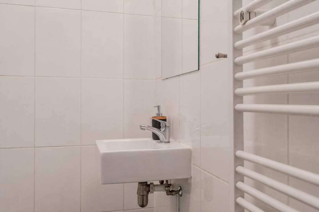 Bright 3-Bedroom Apartment in Amsterdam's Sought-After Bos en Lommer with Dual Balconies — 23