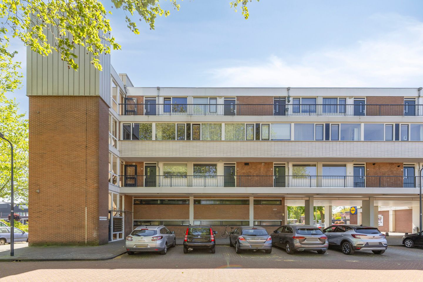Photo 40 of Jan van Delftstraat 49