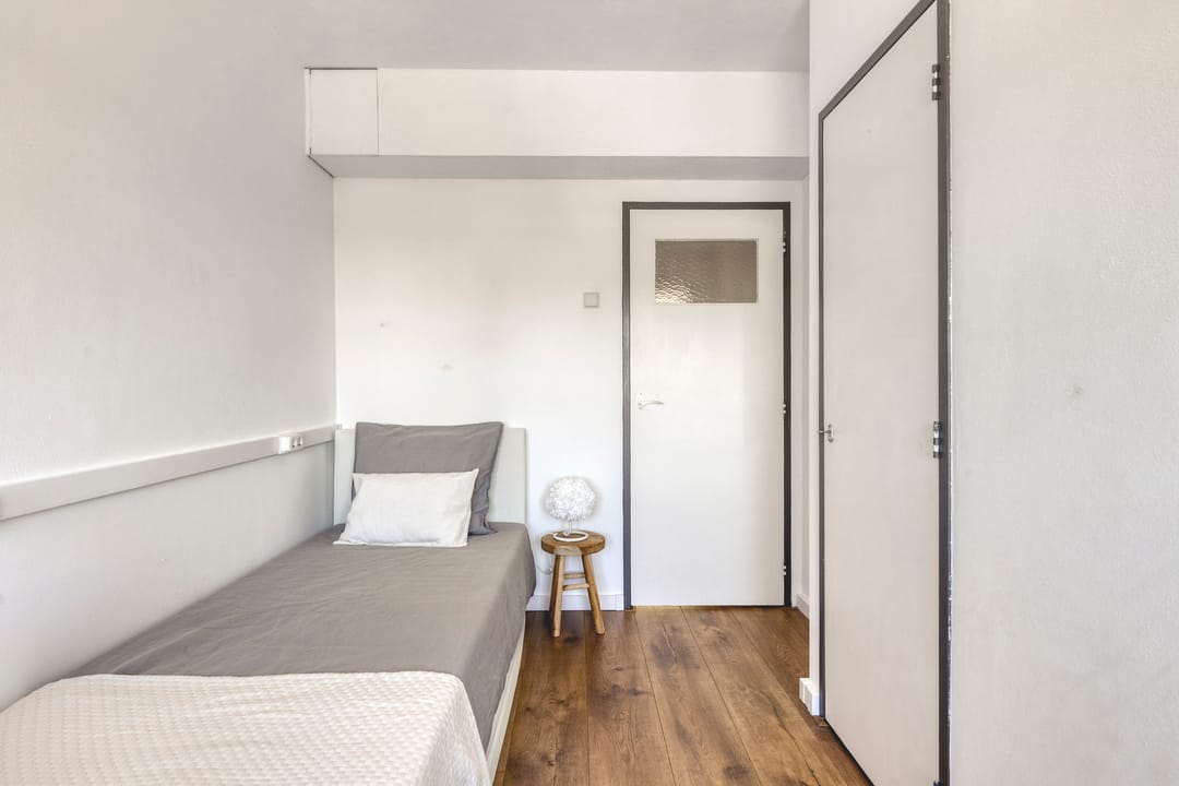 Photo 32 of Jan van Delftstraat 49
