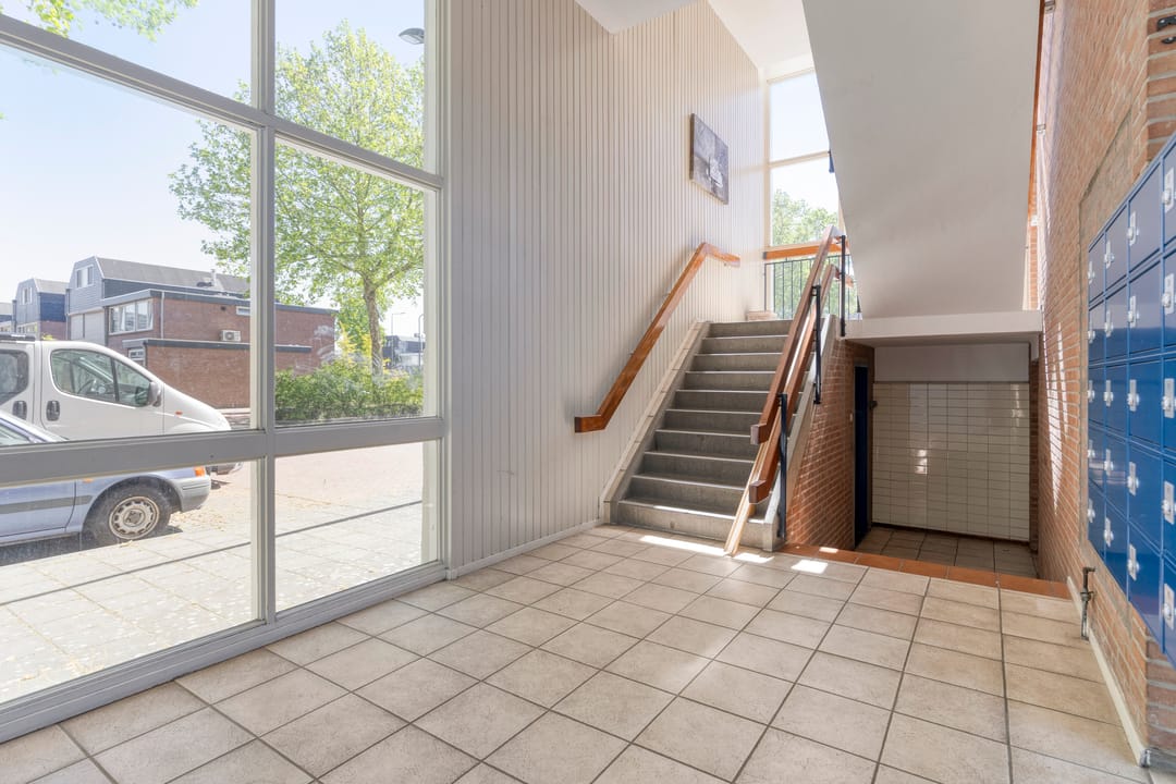 Photo 38 of Jan van Delftstraat 49
