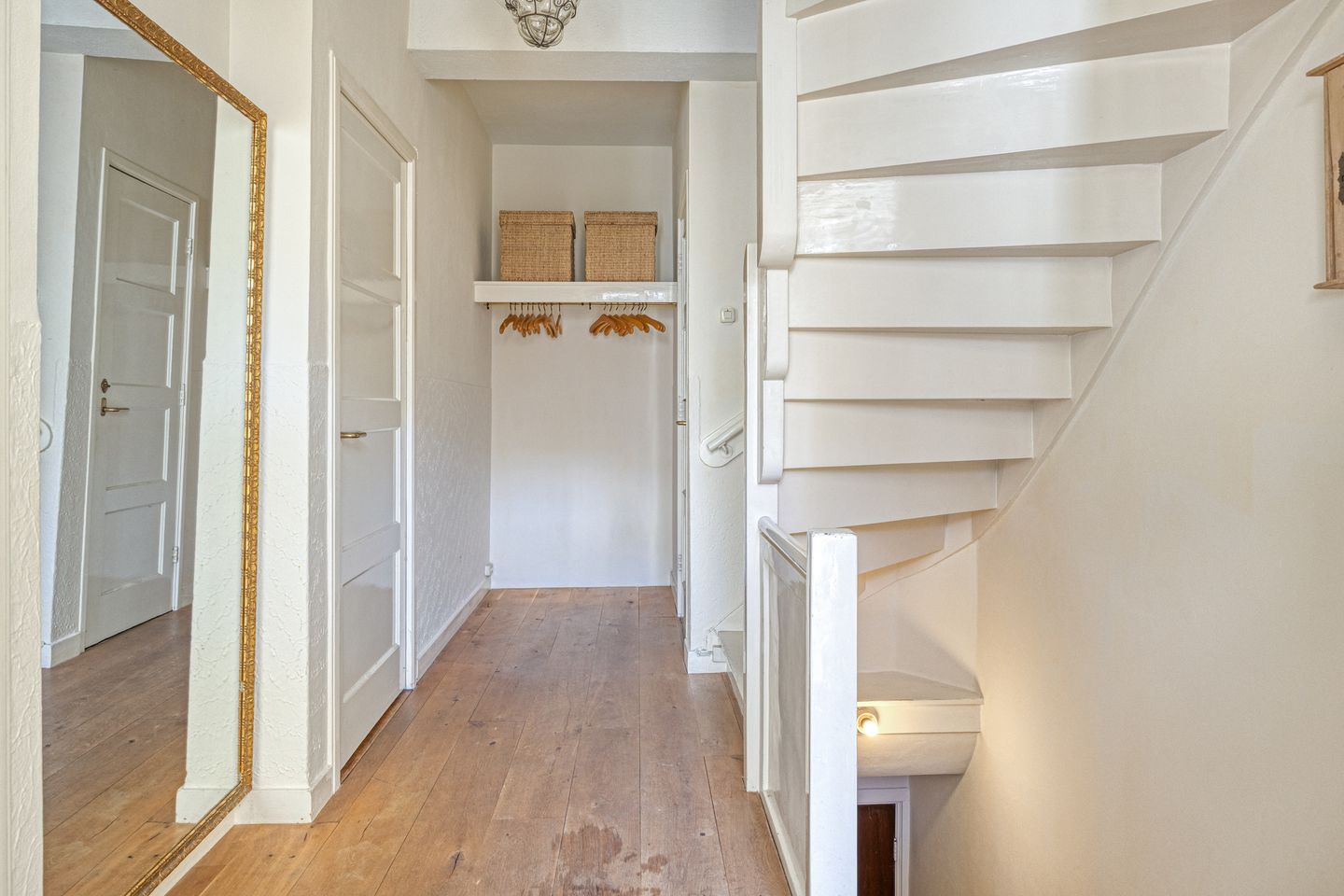 Photo 10 of Zwanestraat 2-2B