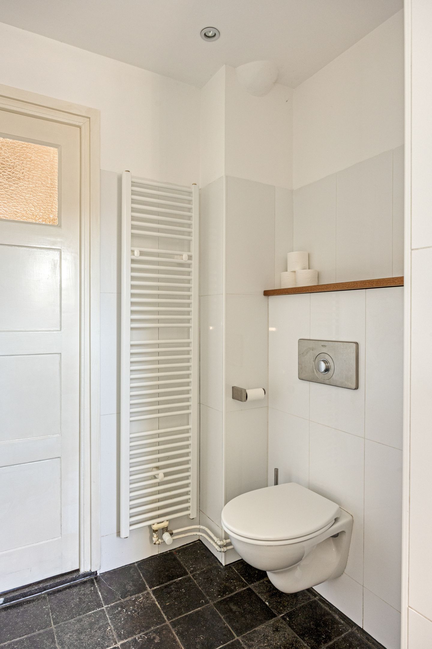 Photo 39 of Zwanestraat 2-2B