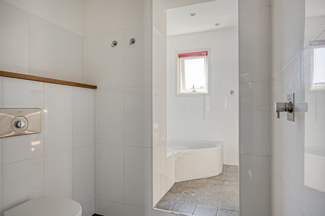 Photo 37 of Zwanestraat 2-2B