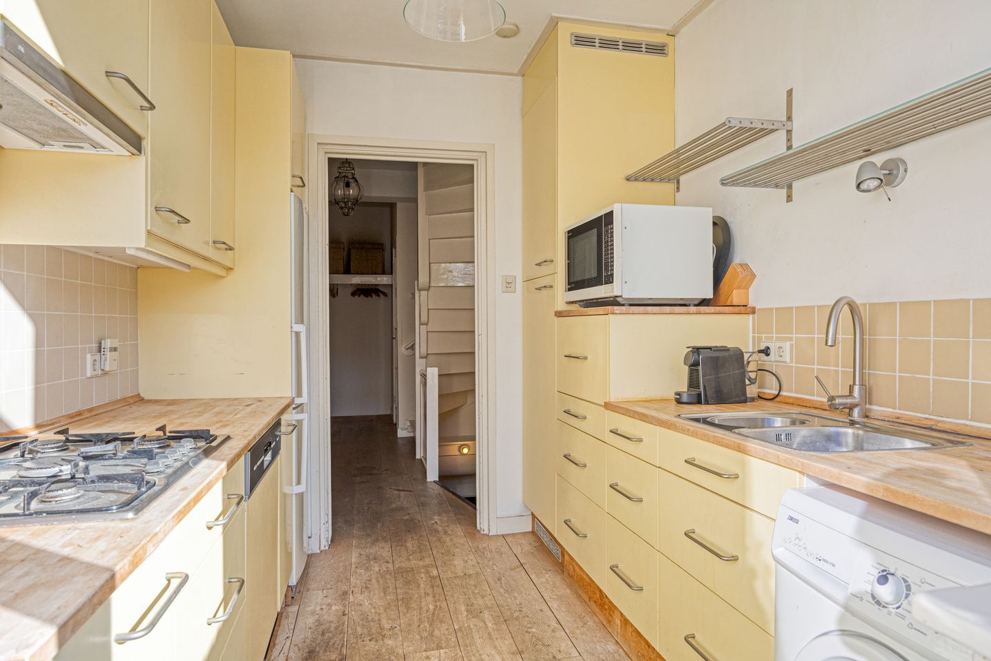 Photo 14 of Zwanestraat 2-2B