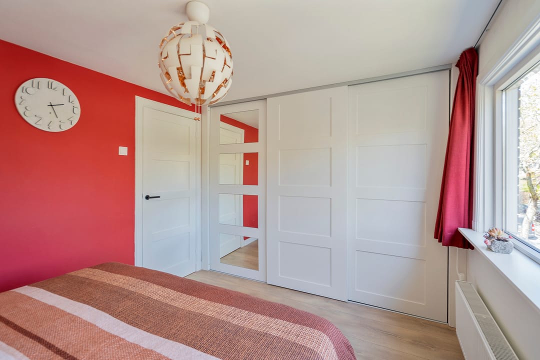 Photo 22 of Riouwstraat 90