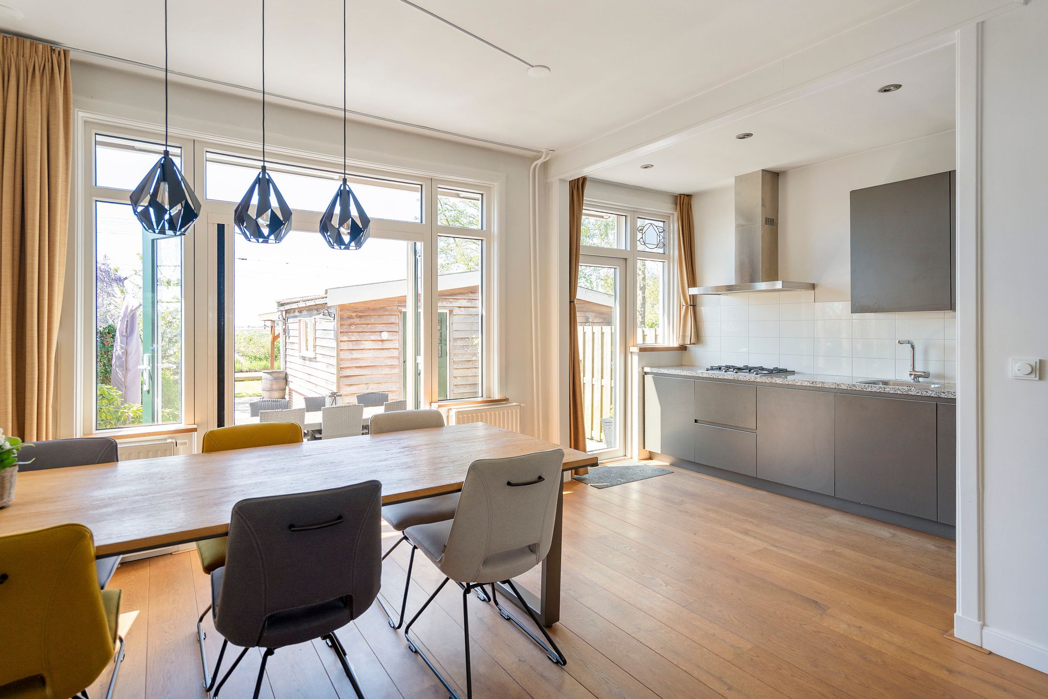 Photo 9 of Riouwstraat 90