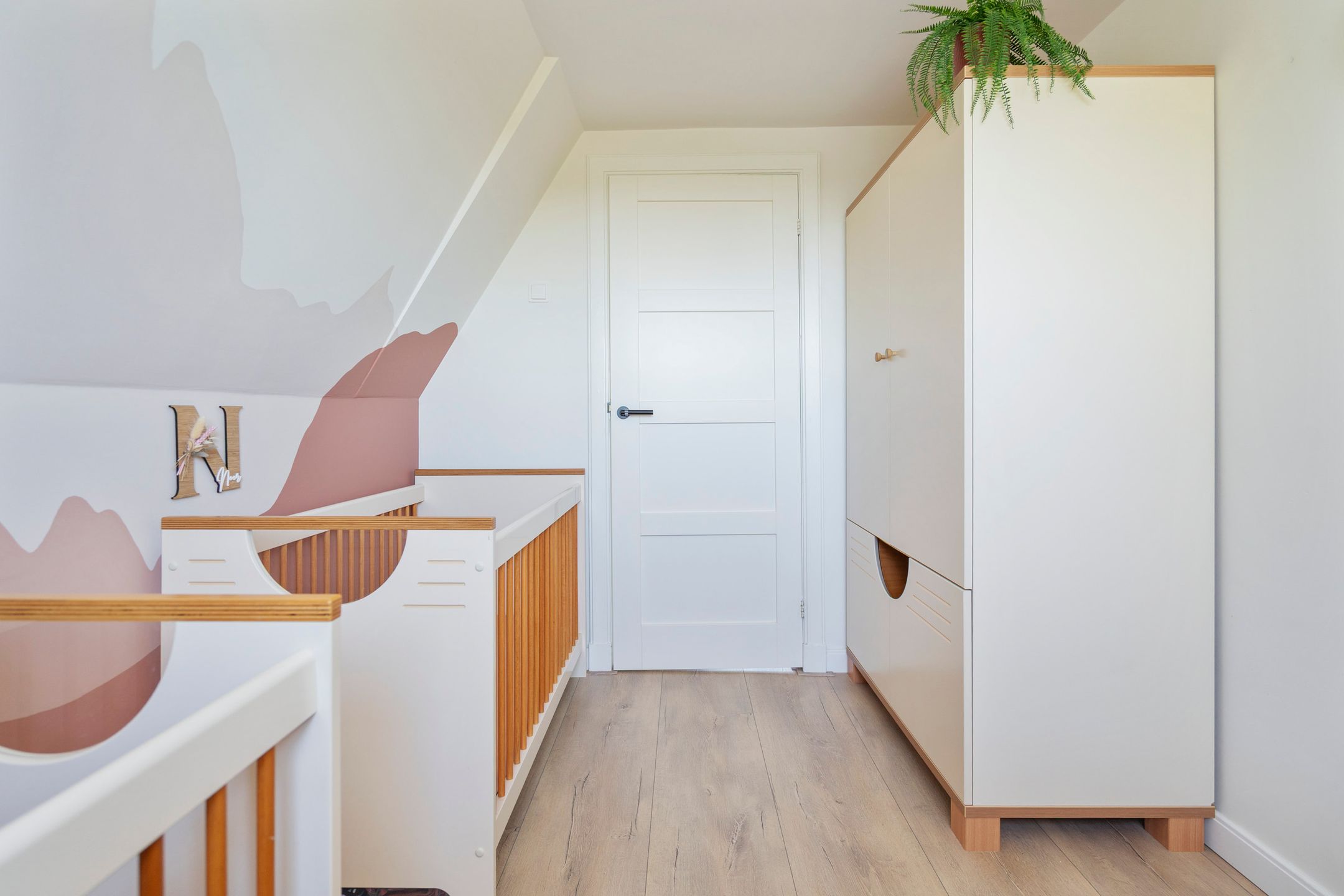Photo 24 of Riouwstraat 90