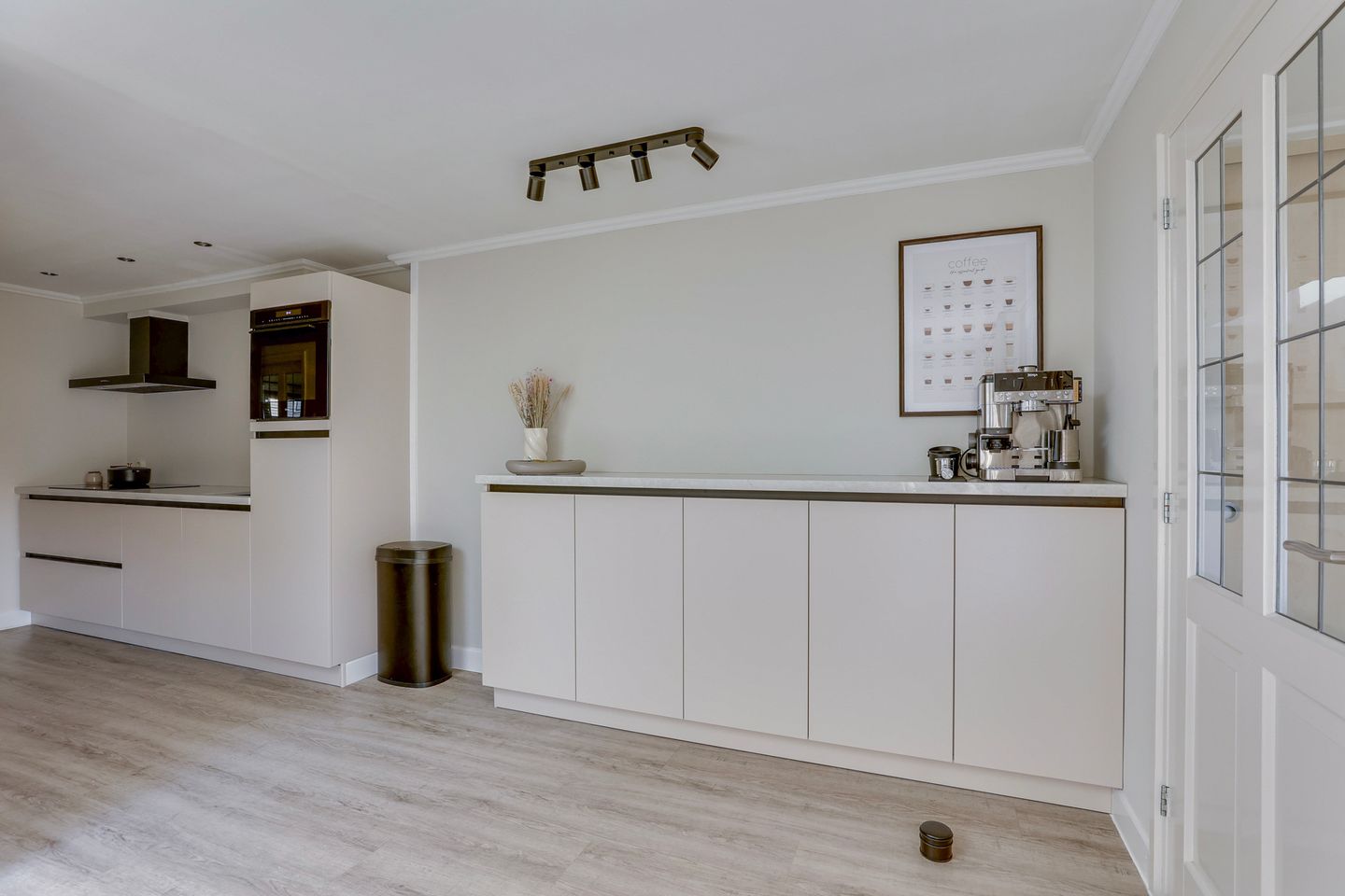 Photo 14 of Zuiderstraat 37
