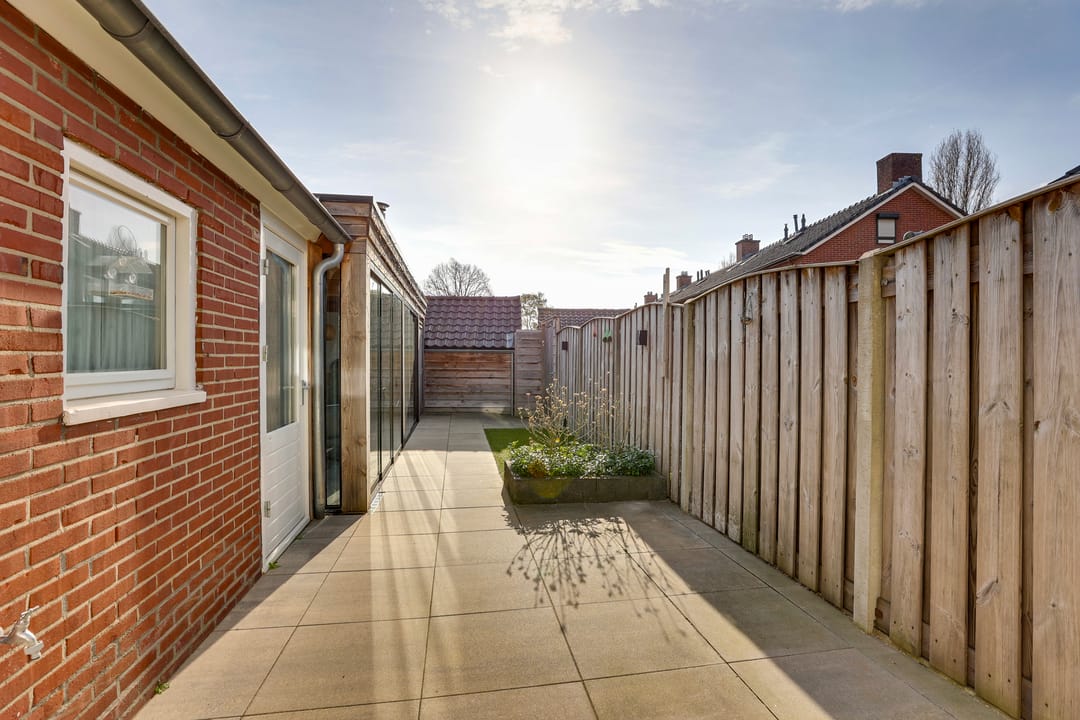 Photo 32 of Zuiderstraat 37
