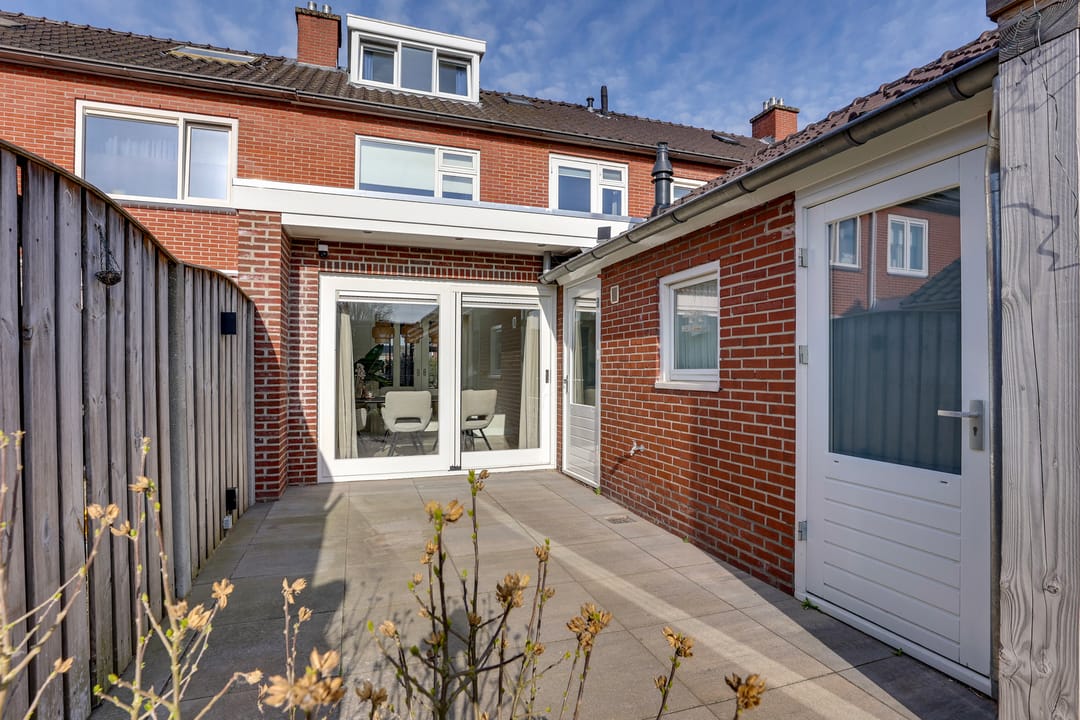 Photo 37 of Zuiderstraat 37