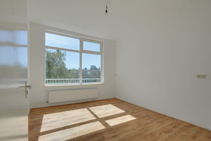 Foto 3 van van Alphenstraat 13