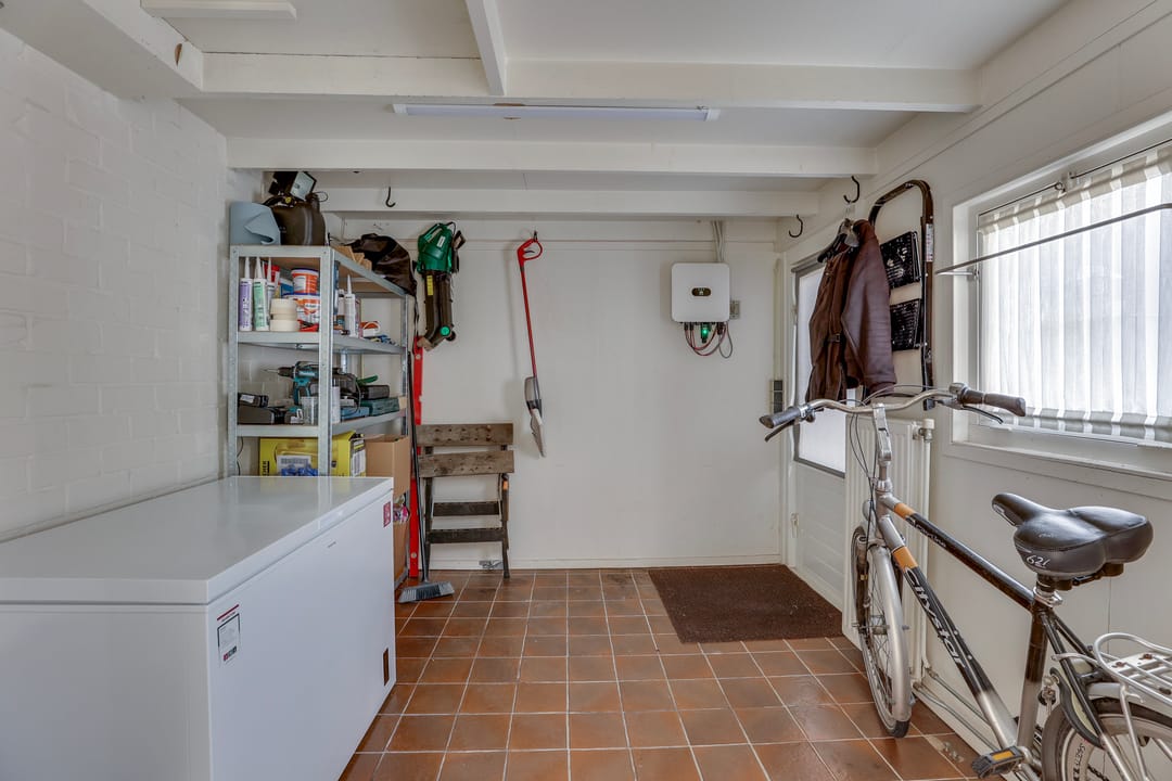 Photo 38 of Zuiderstraat 37