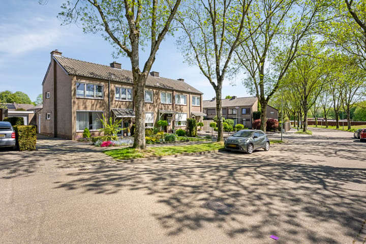 Foto 5 van Stikkerstraat 53