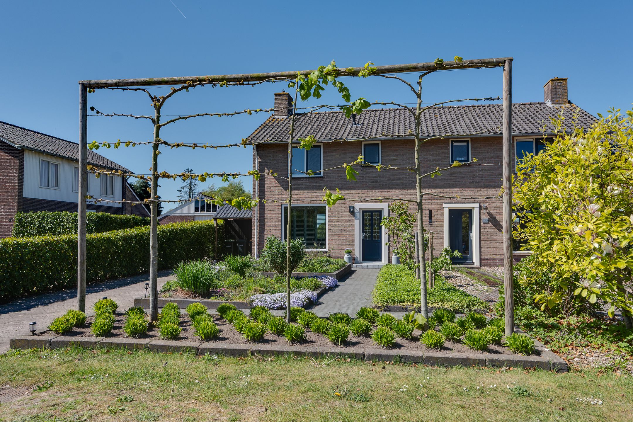Photo 3 of Makkum 4-B