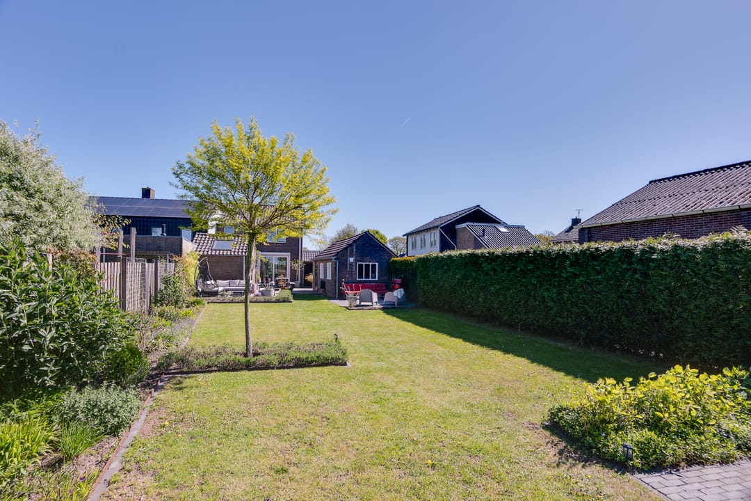 Photo 23 of Makkum 4-B
