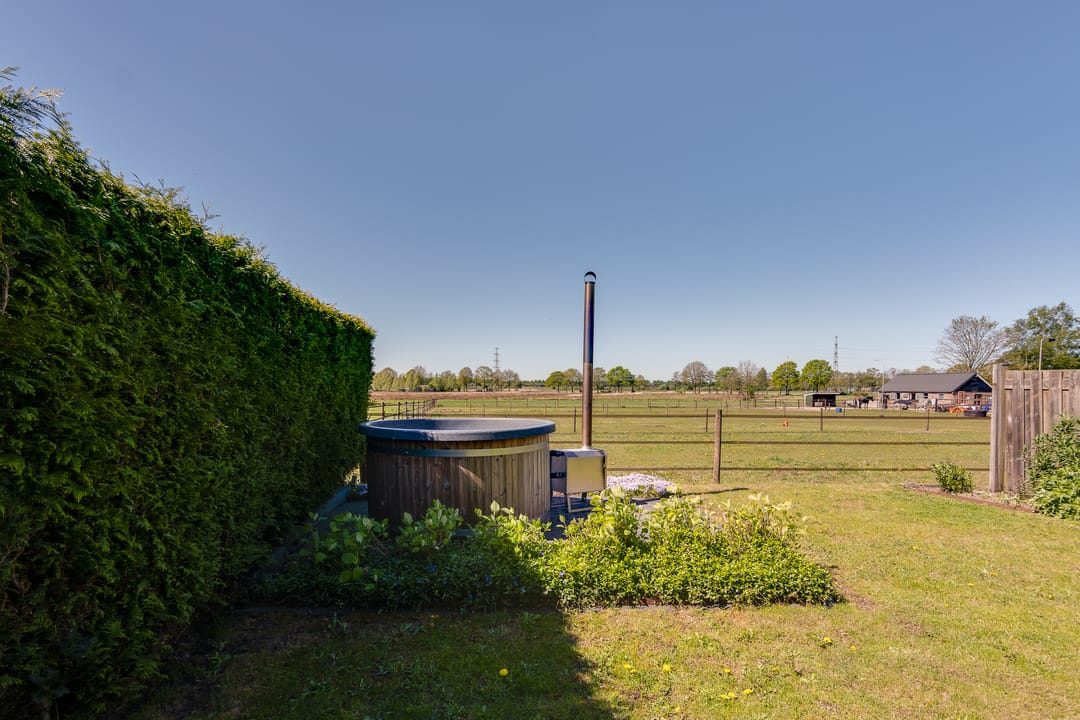 Photo 26 of Makkum 4-B