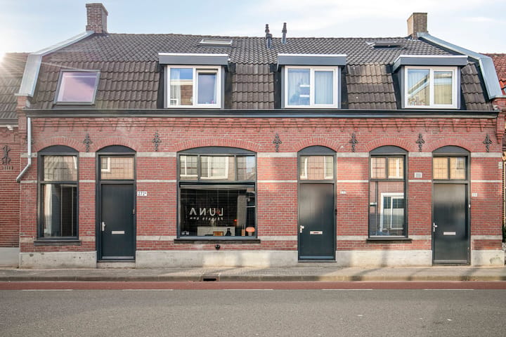 Photo 4 of Hoogstraat 272