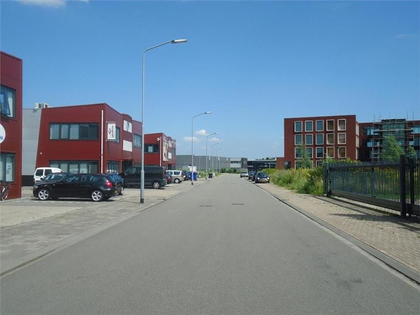 View photo 2 of Van de Reijtstraat 64