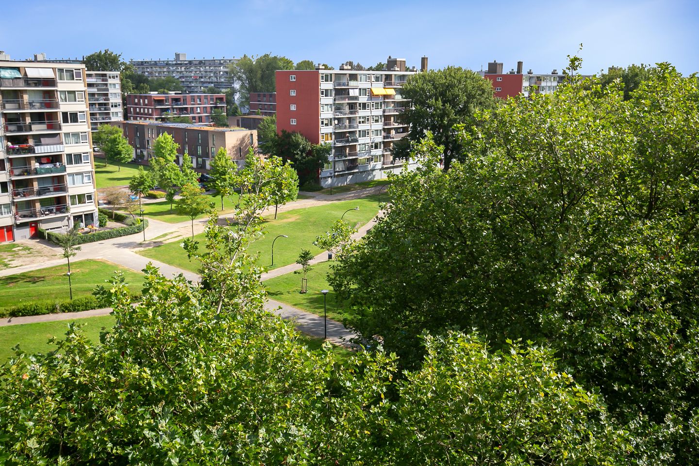 Bright 5-room apartment with balcony along singel in Van Zantenbuurt, Schiedam — 29