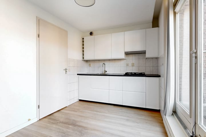 Photo 4 of Eendrachtstraat 3-B