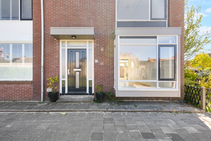 Photo 3 of Leendert den Bergerstraat 15