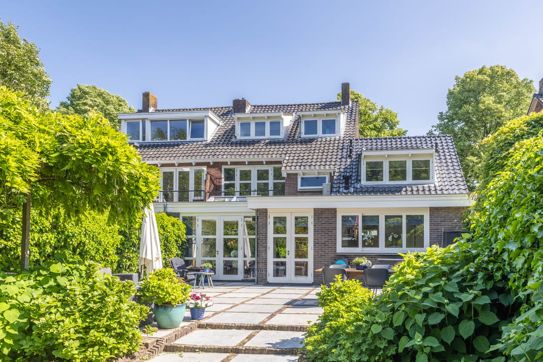 Photo 2 of Roerdompstraat 23