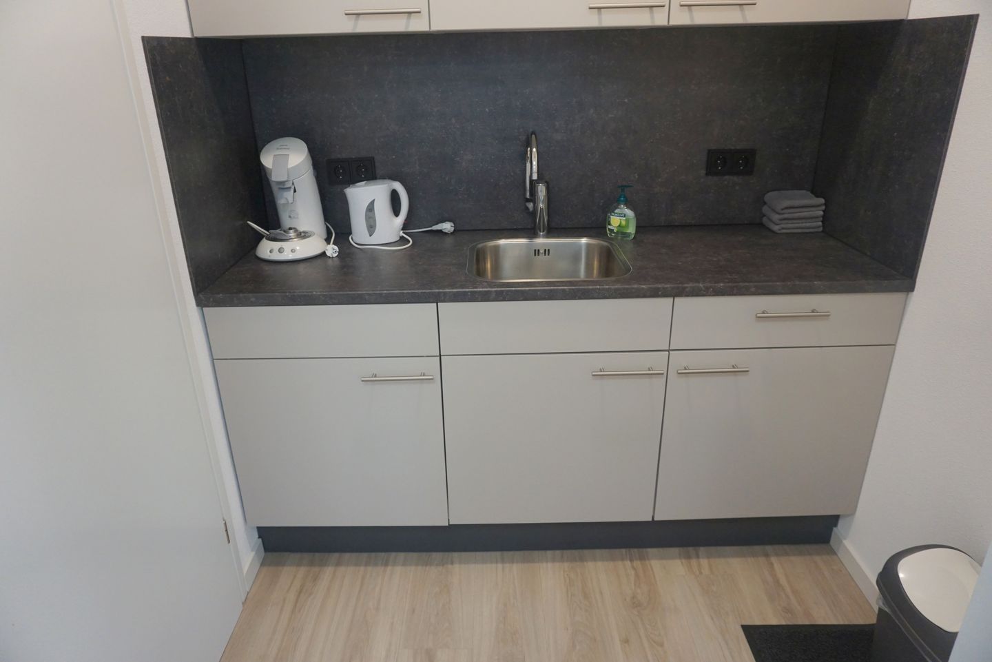 Bekijk foto 4 van Wijnstraat 8