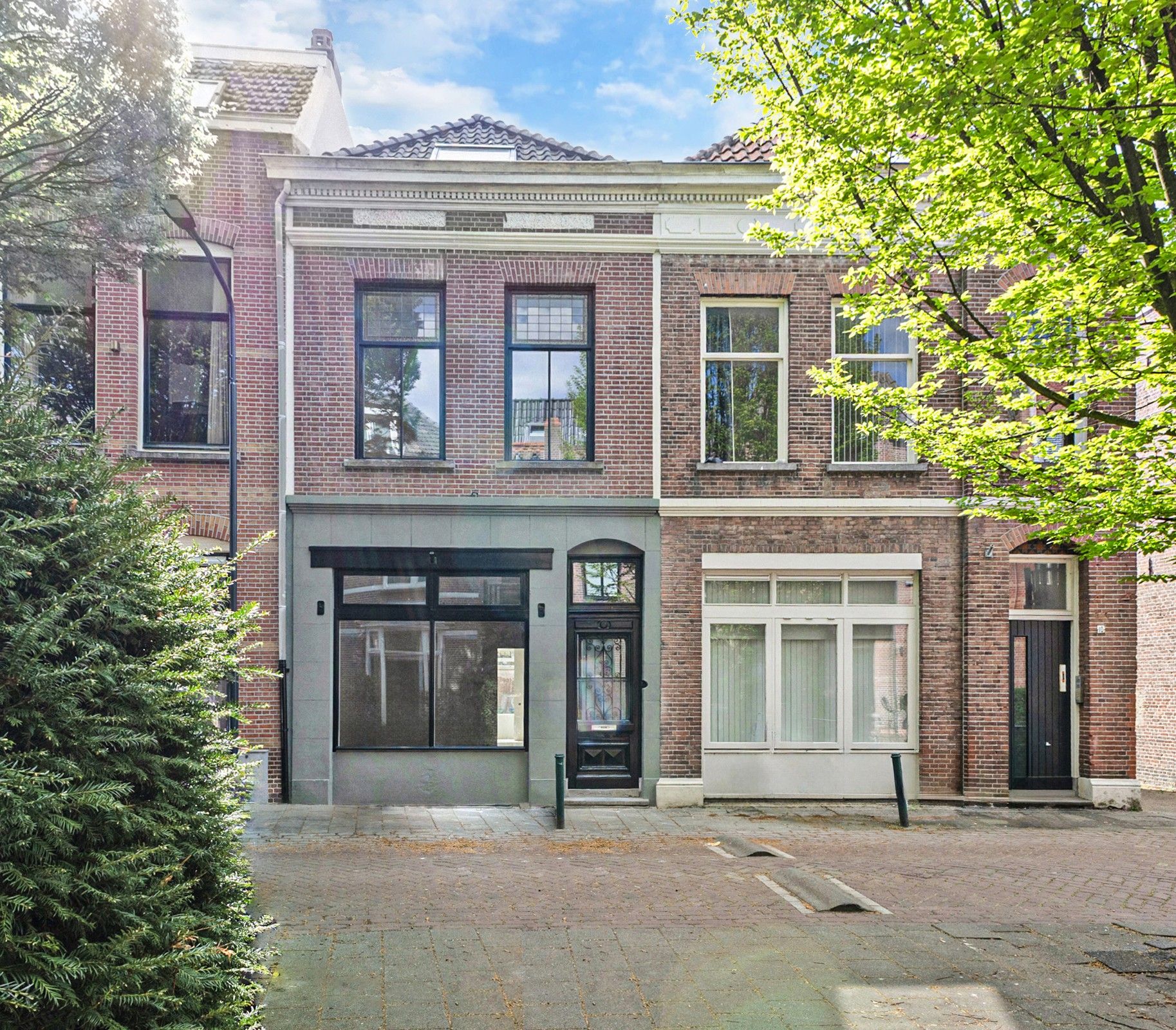 de Roy van Zuidewijnlaan 12 