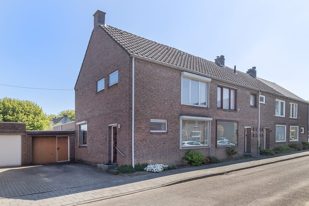 Photo 2 of Landweringstraat 90