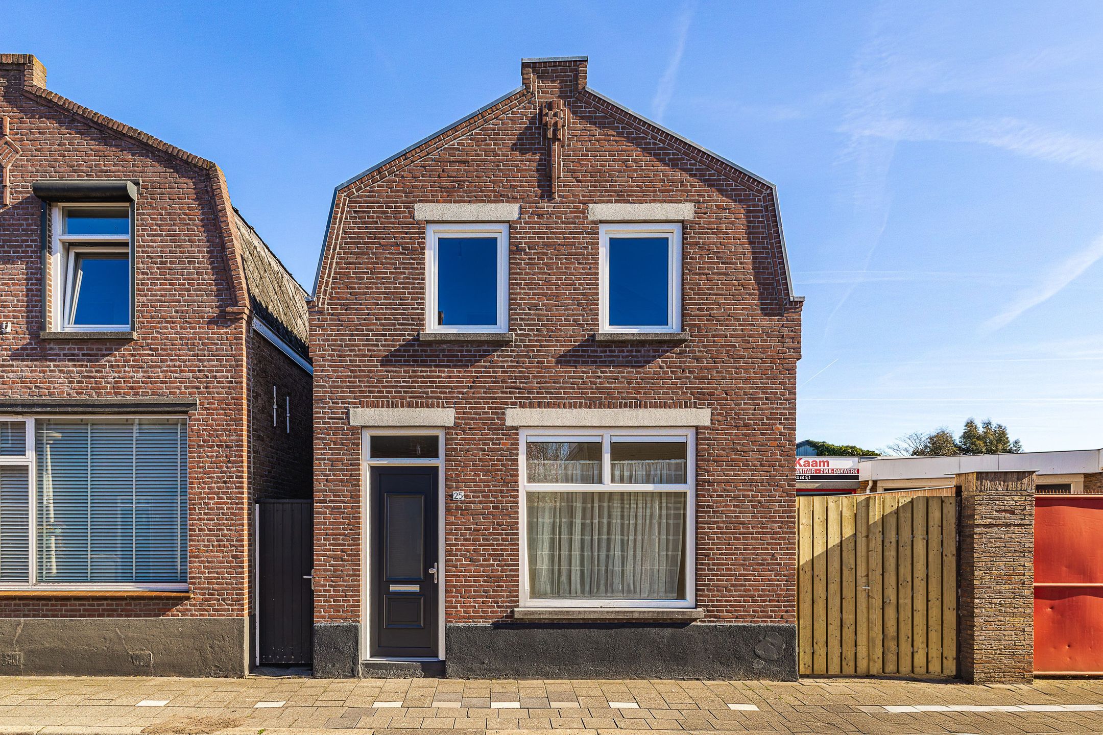 Photo 42 of Voorstraat 25