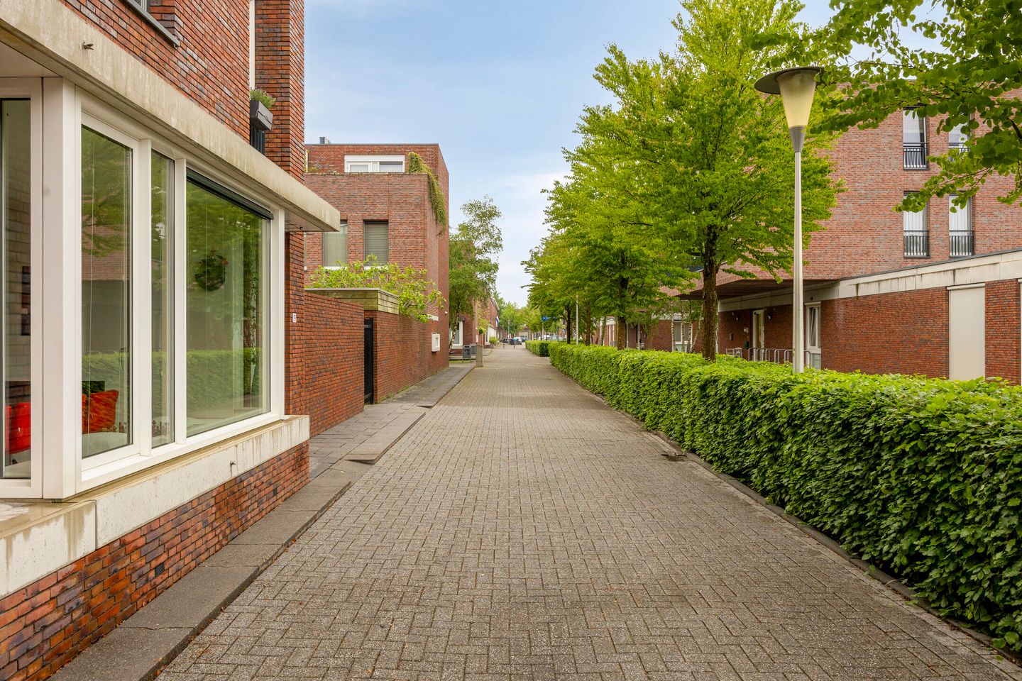 Modern Luxury Corner House with Roof Terrace in Prime Eindhoven Location — 70