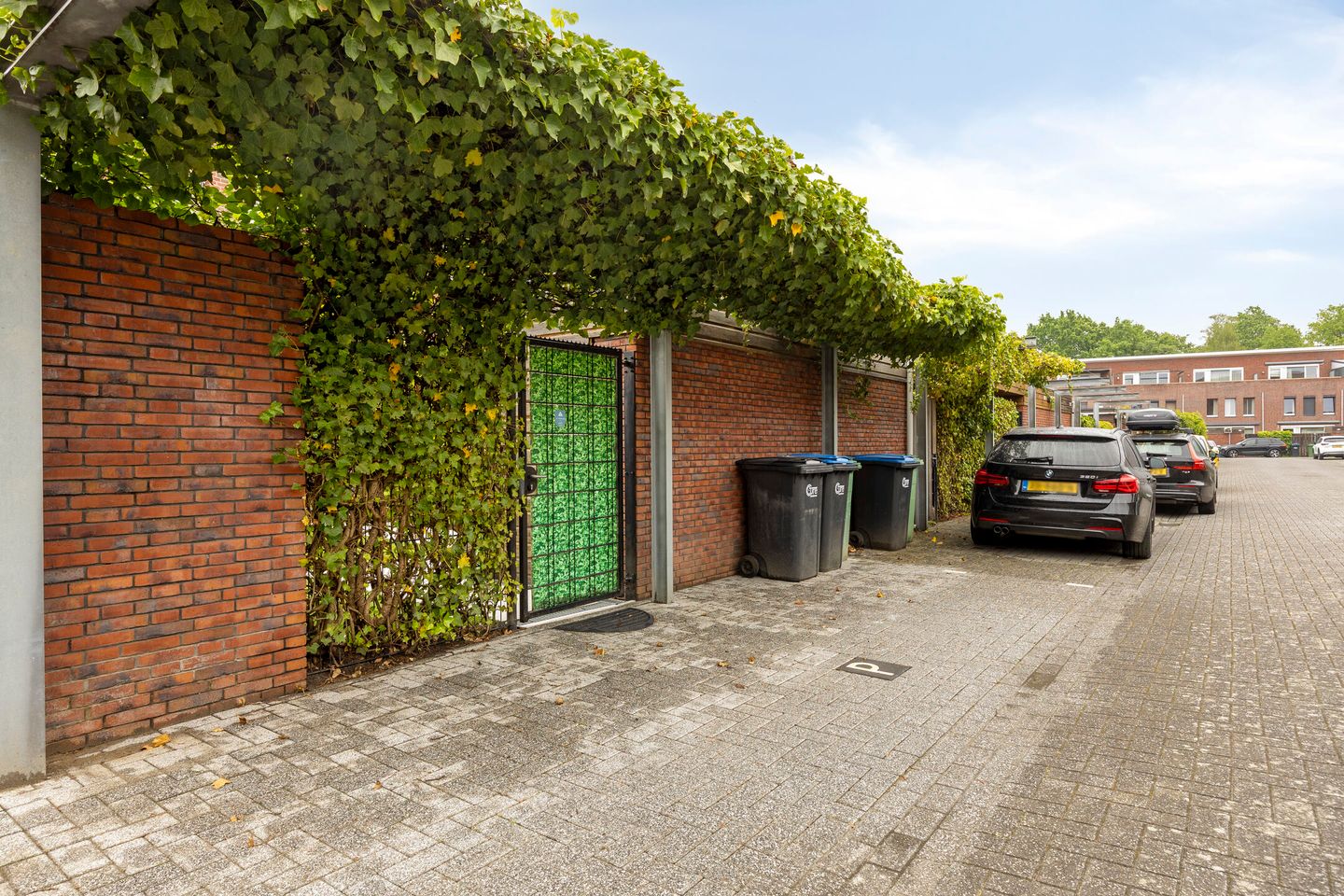 Modern Luxury Corner House with Roof Terrace in Prime Eindhoven Location — 65