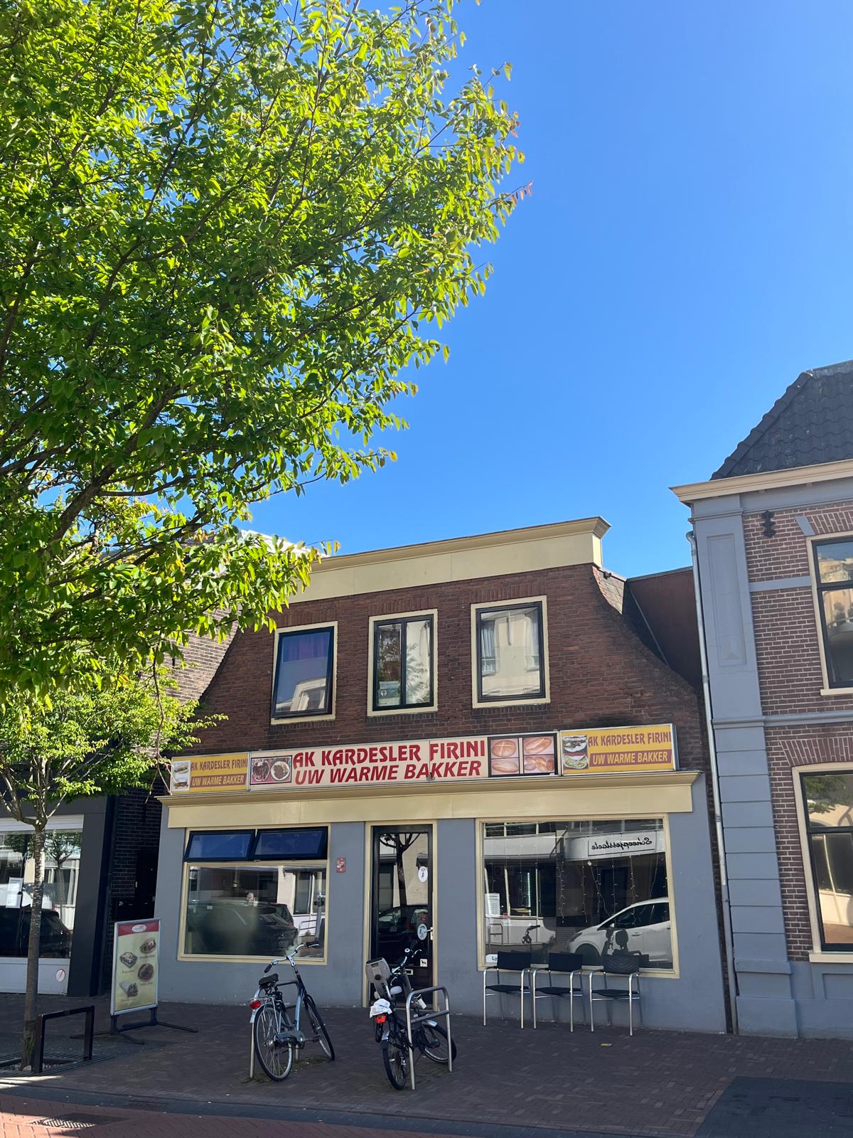 View photo 2 of Zandstraat 33