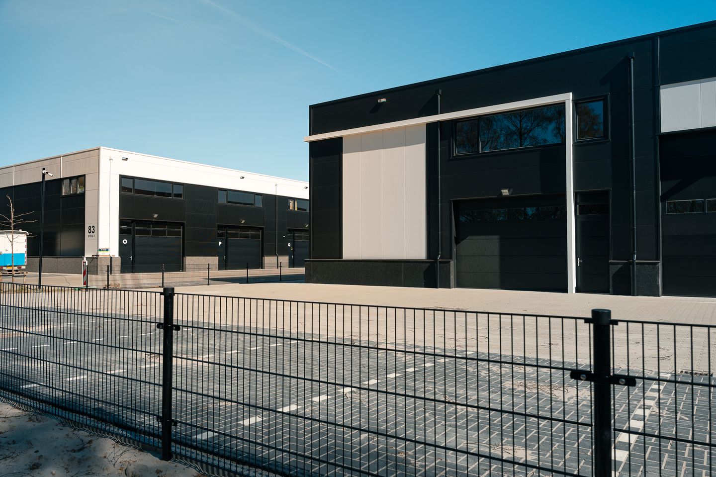 Bekijk foto 3 van Almelosestraat 85